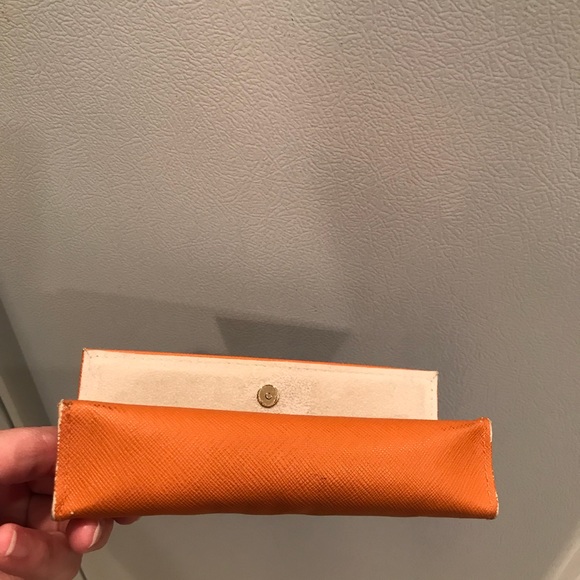 Tory Burch sunglass case - Picture 3 of 3